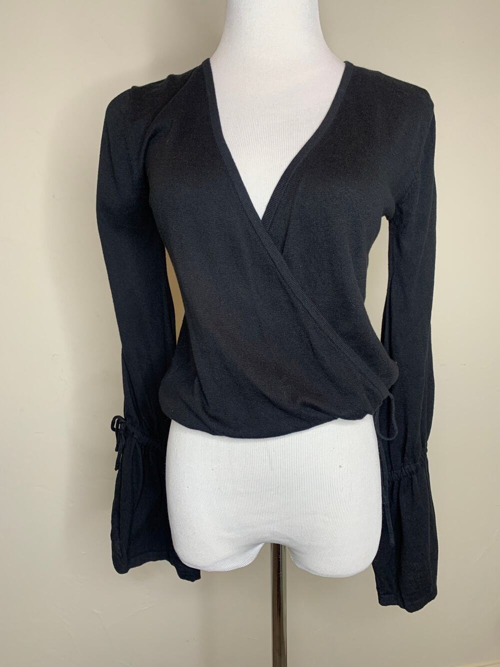 MINKPINK Black Crop Sweater Open Slit on Sleeve Sz XS